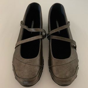 Sketchers Maryjane Leather Shoe Size 9.5 Bronze